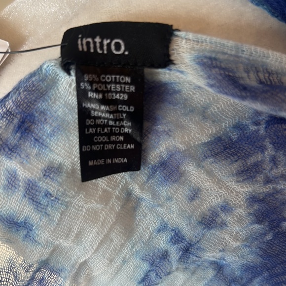 NWT Intro blue white tie dye rectangle scarf - Picture 3 of 5
